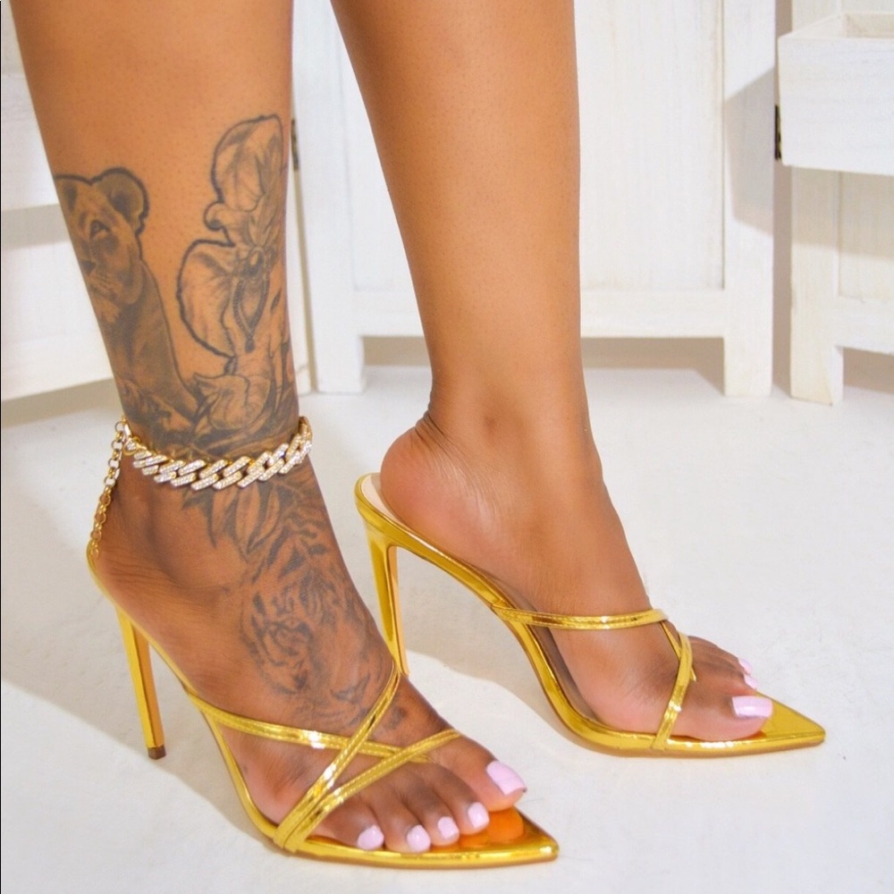 ✨ALL HEELS $20✨ Laurent Single Sole Heels (Gold) - Picture 2 of 3